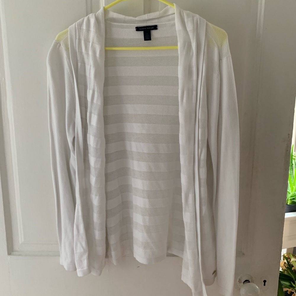 Medium Tommy Hilfiger sweater with subtle stripes.